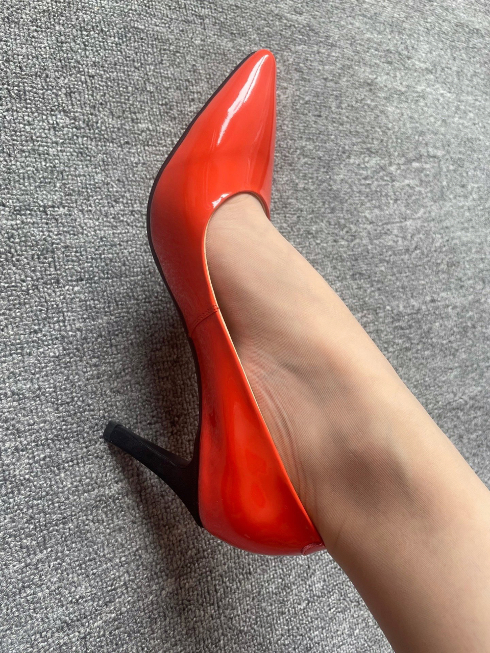 丝袜要细腻,高跟要干净#足控# #高跟鞋