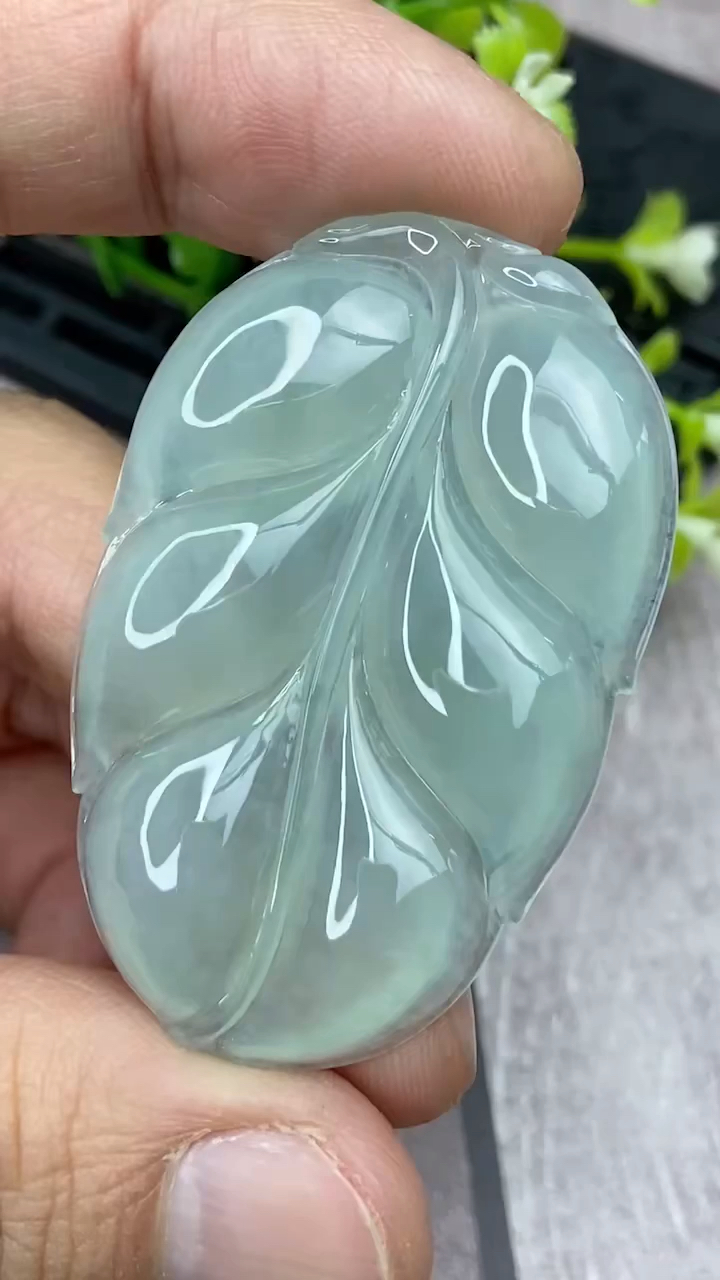 缅甸翡翠冰晴挂件