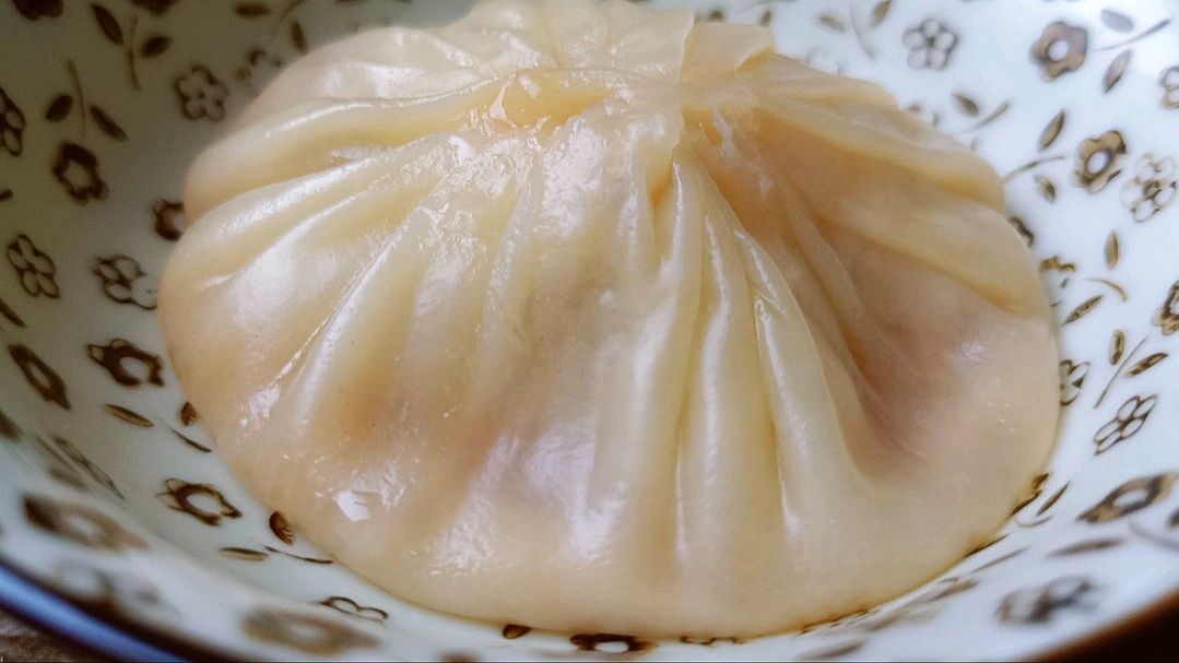 灌汤包家庭简易做法,皮薄如纸、汤汁鲜美丰盈,学会了不用出去买