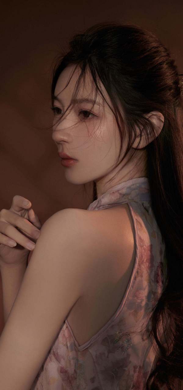 雍容雅步,绰约多姿!#清纯美女# #气质# #壁纸