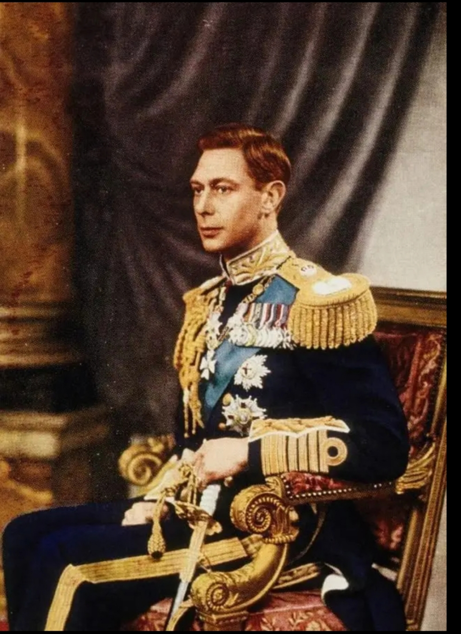 爱德华八世1894年出生在温莎城堡,他的父亲是英国国王乔治五世,而他