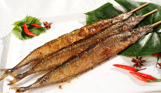 周董的歌中提到~炸秋刀鱼