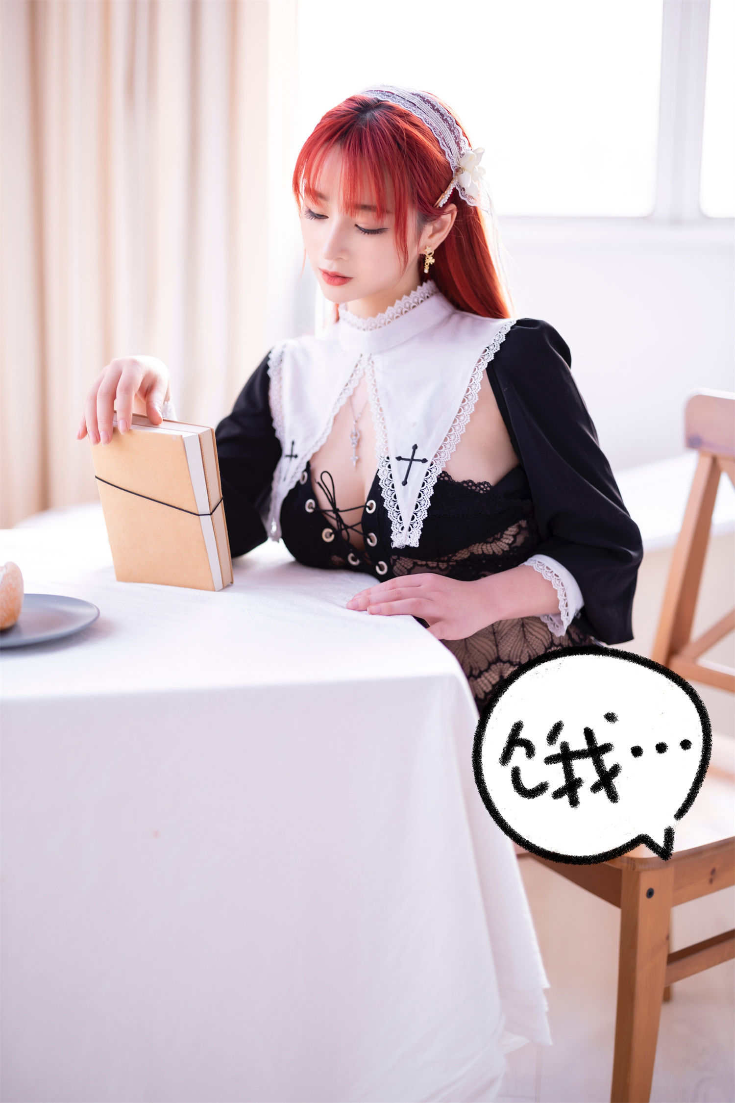 2022叉子宝宝图片包，祷告的修女