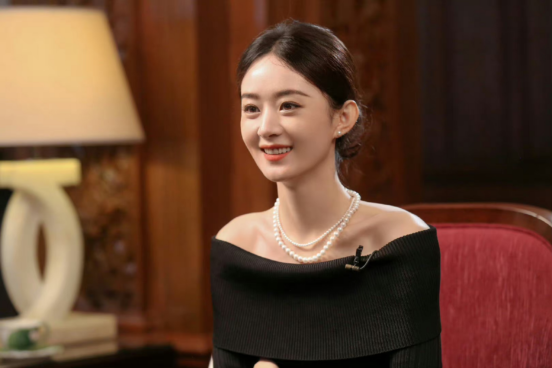 她有着坚强的内心,也有着清醒的头脑,希望未来变更好!