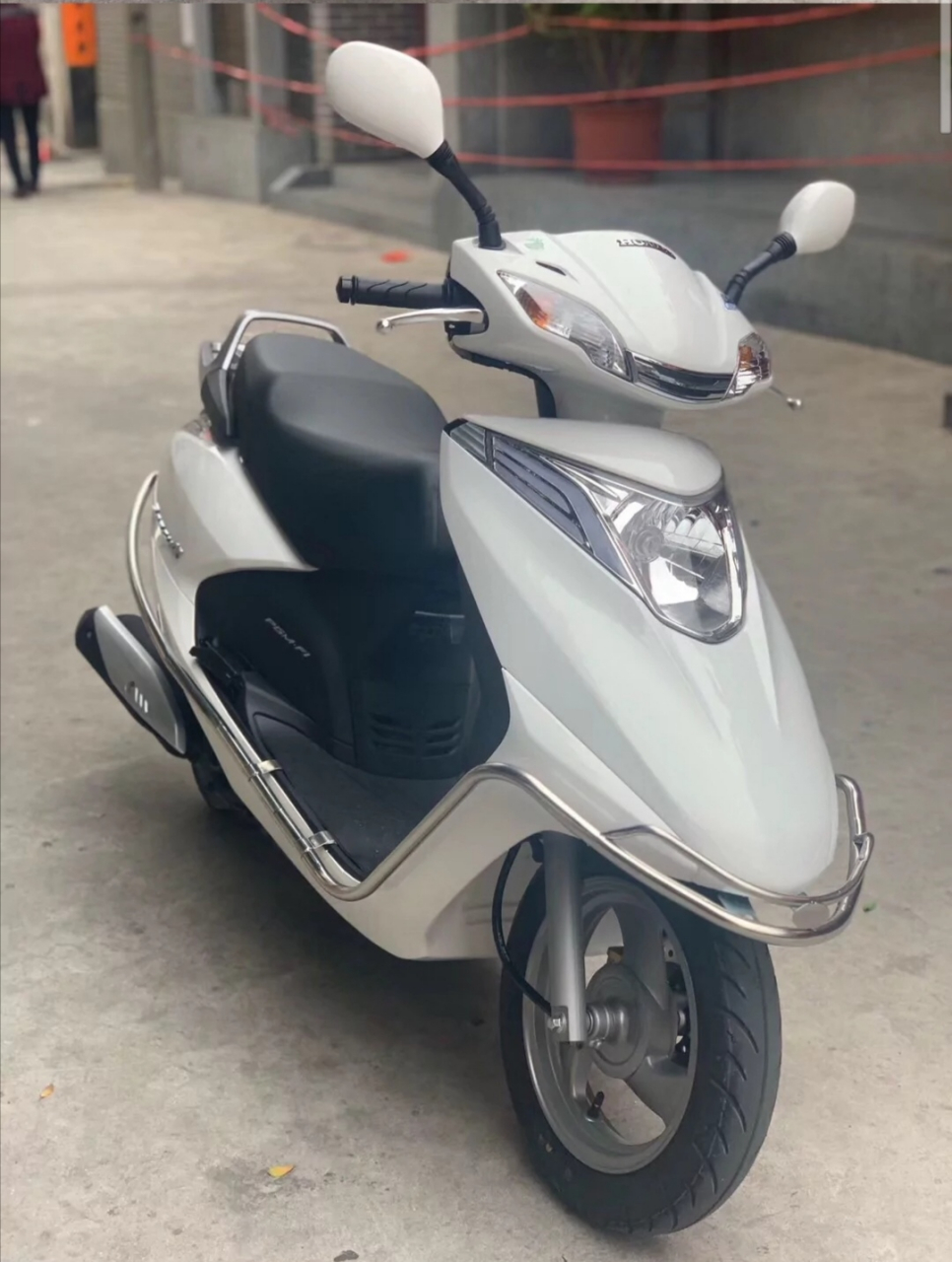 摩托车# 说到国内近两年卖的最好的小踏板摩托,那必须得是济南铃牡哪