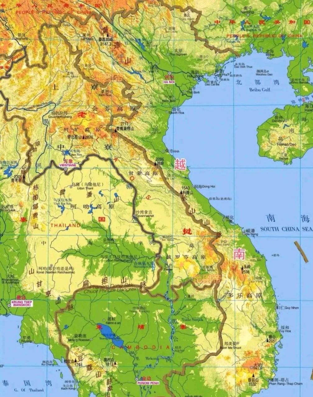 5万平方公里的平原面积.由于红河流经这里,因此也称为红河三角洲.