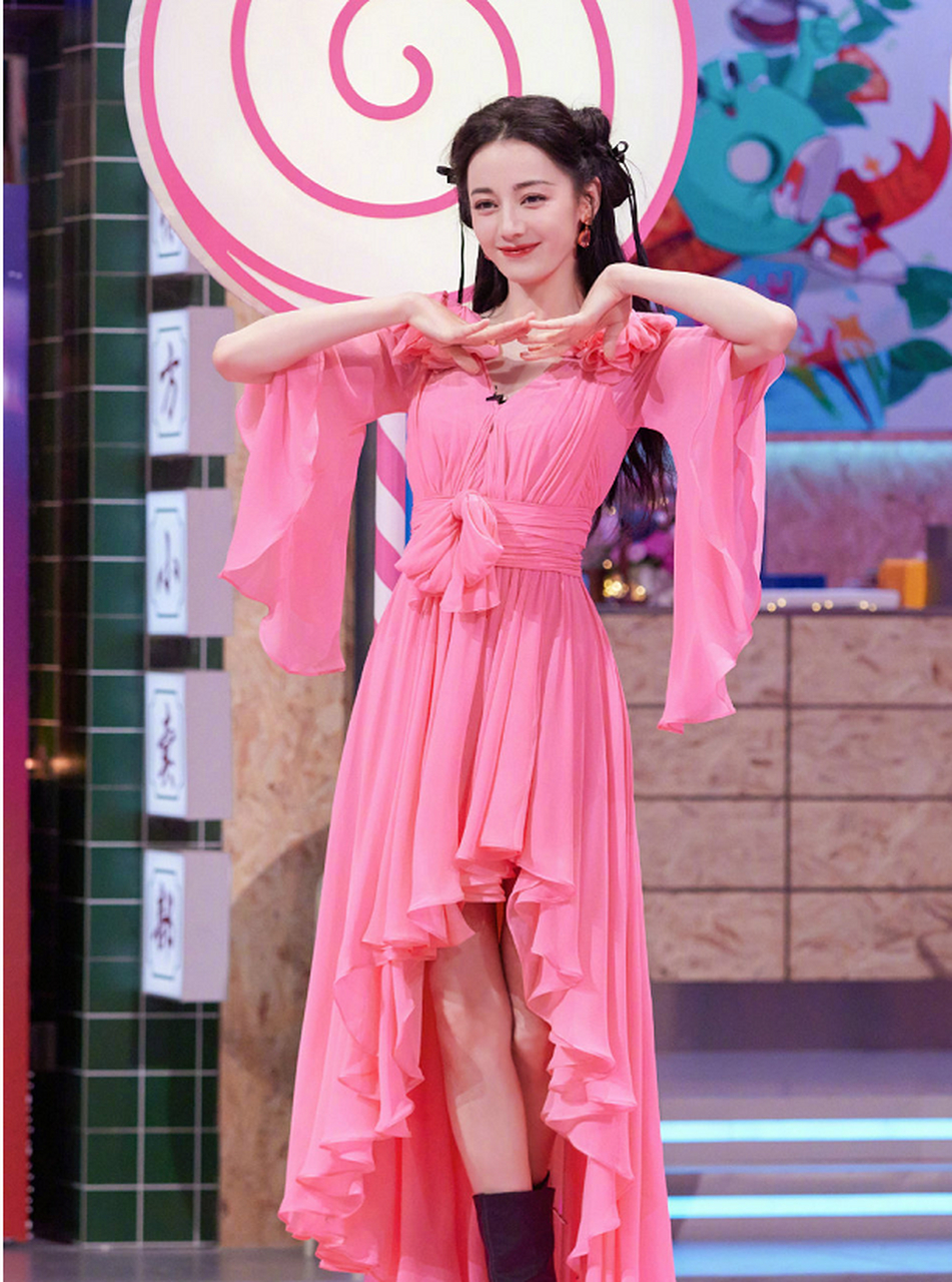 迪丽热巴新疆舞展示,快来看看