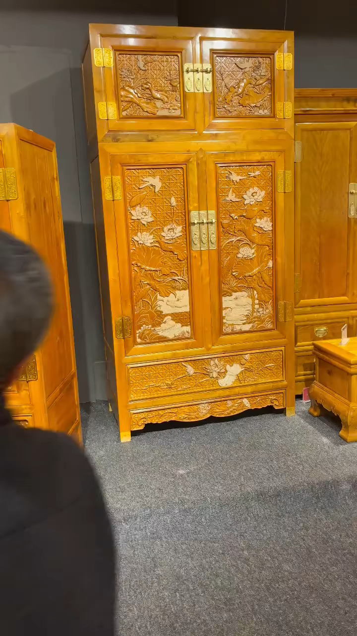 小叶桢楠精雕荷花顶箱柜一对装.仙作工艺的精湛