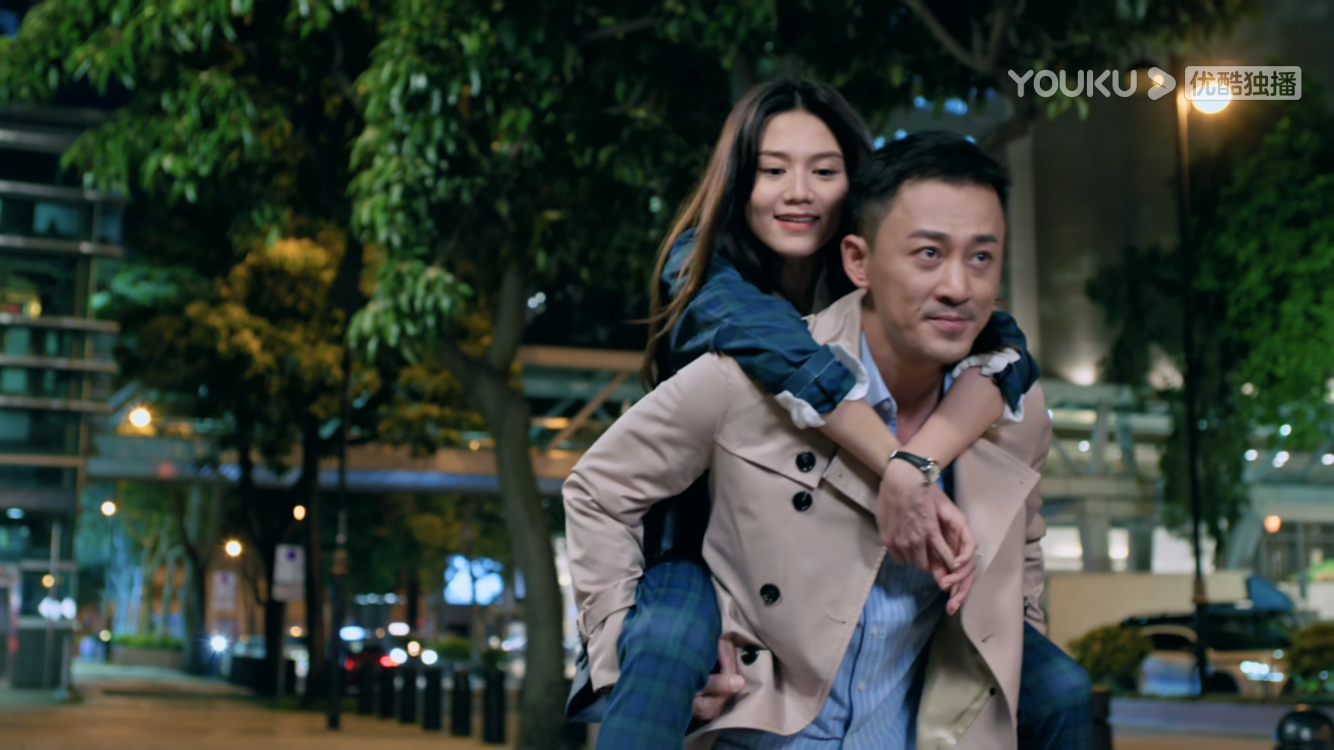 《黑金风暴》林峰背着周秀娜乐不可支,二人关系渐入佳境