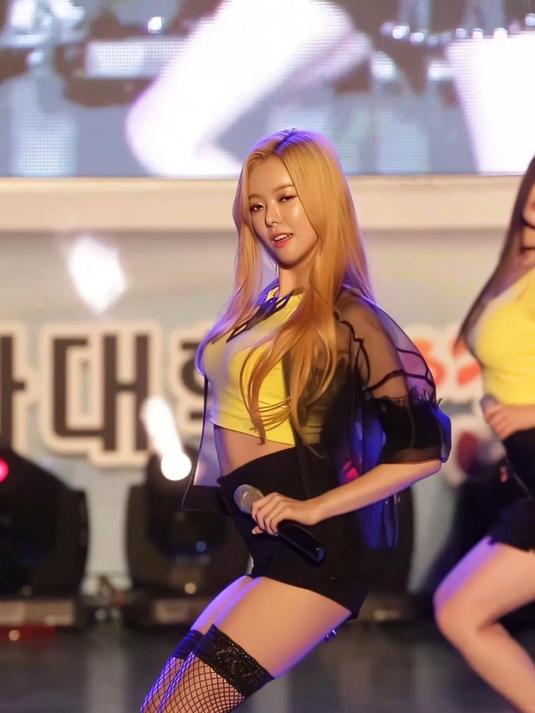 考古曾经性感女团的天花板朴美妍黑色渔网袜热舞 2015.05.28