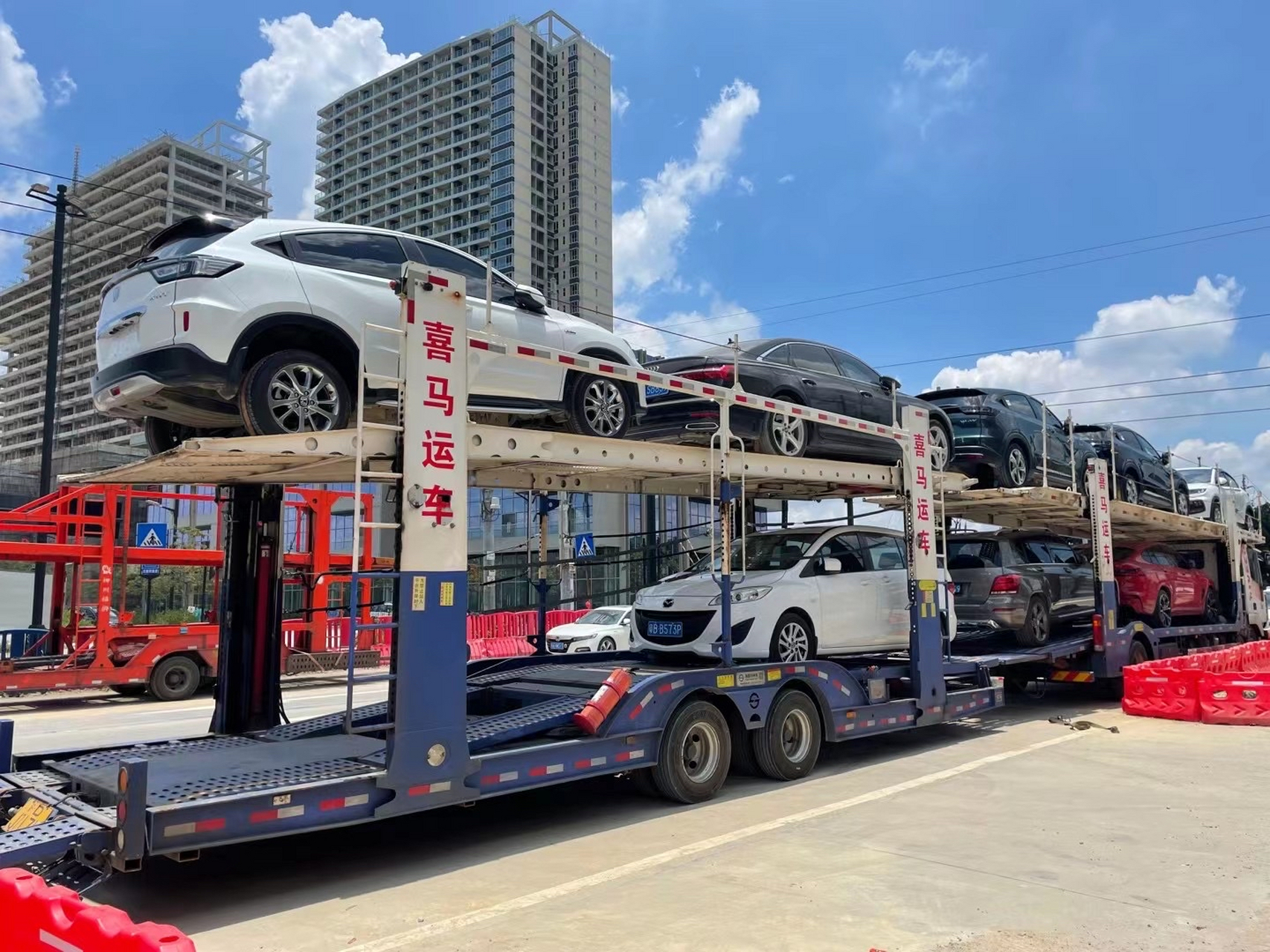 安全高效·专业可靠——— 本公司提供商品车和私家车运输服务