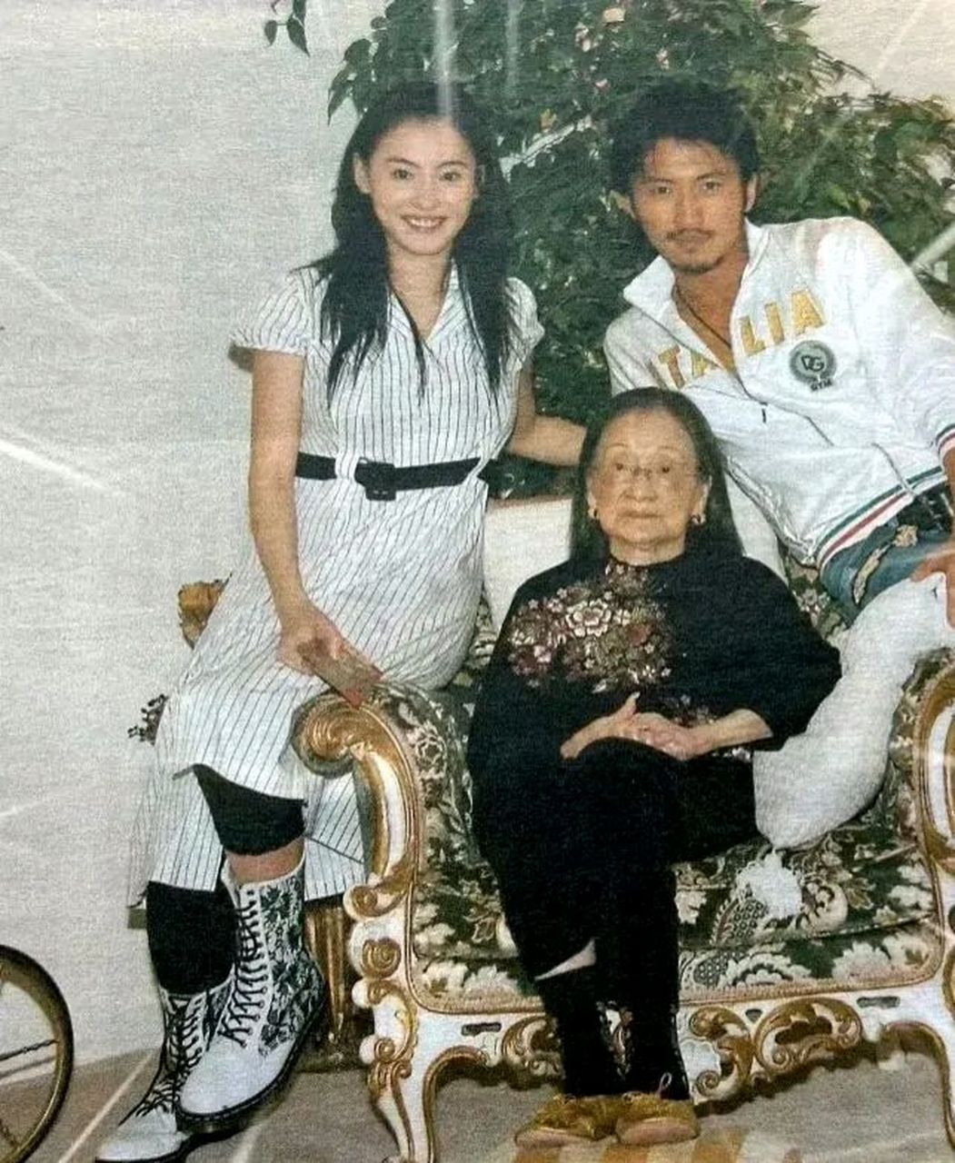 2007年,谢霆锋和他当时怀孕的妻子张柏芝,一同前往温哥华,探望了
