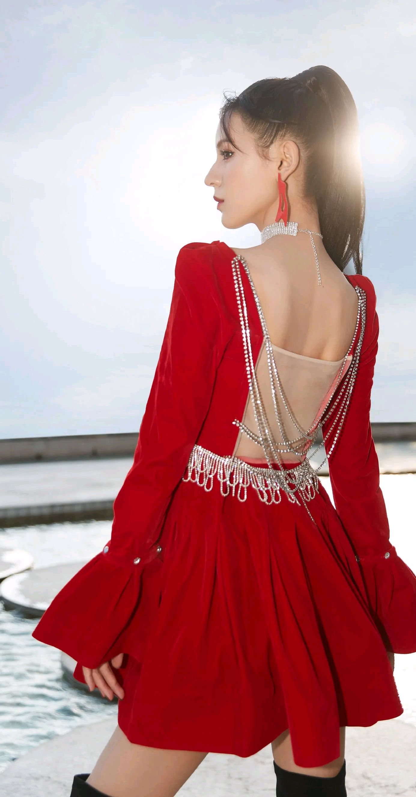 养眼美女张予曦高清写真图集,妩媚灵动,魅力十足