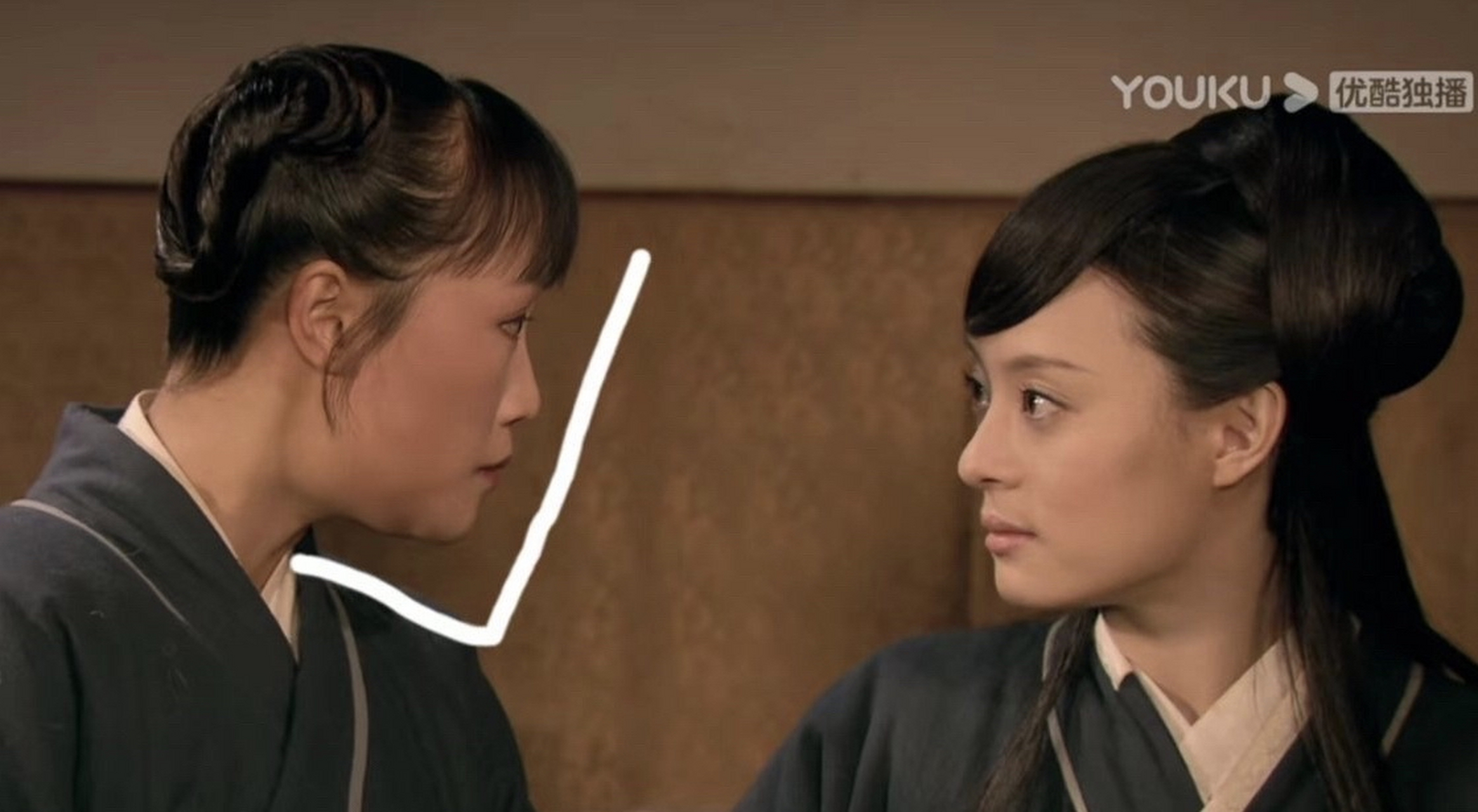 浣碧和甄嬛的侧脸对比真的好虐,一照镜子发现我也是这样 676767