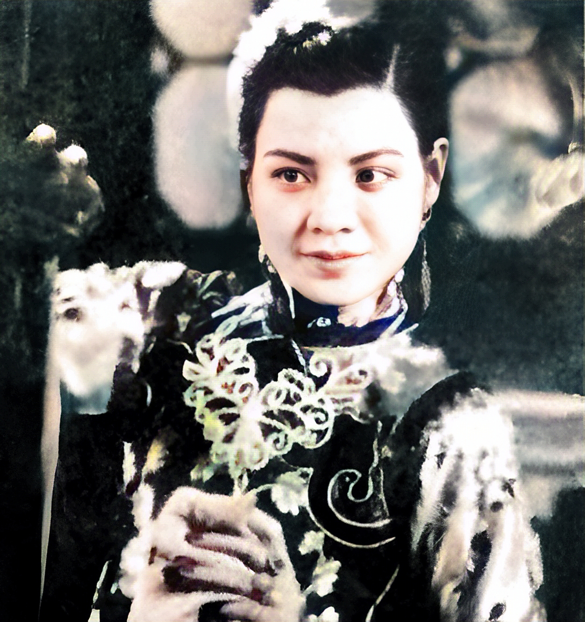 1942年1月19日,民国名媛英茵来到上海国际饭店,吩咐任何人不要打扰后