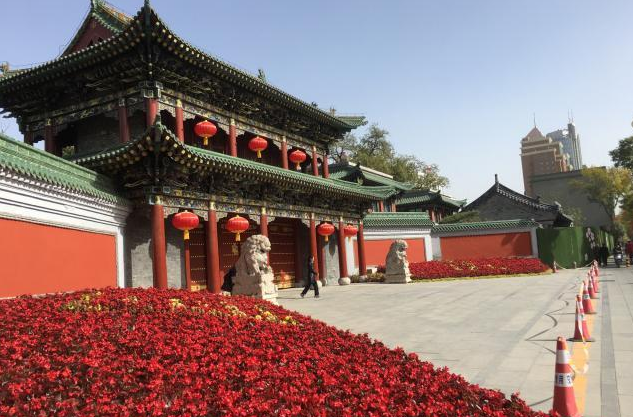 山西贡院旧址,建筑"金碧辉煌",不远处还有提督学政衙门,还有