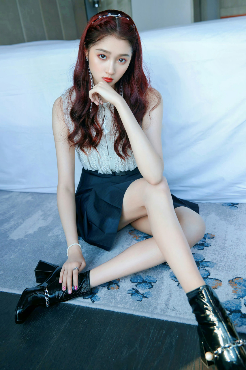 关晓彤写真照,网友:终于get到关晓彤的颜了!#娱乐最前沿