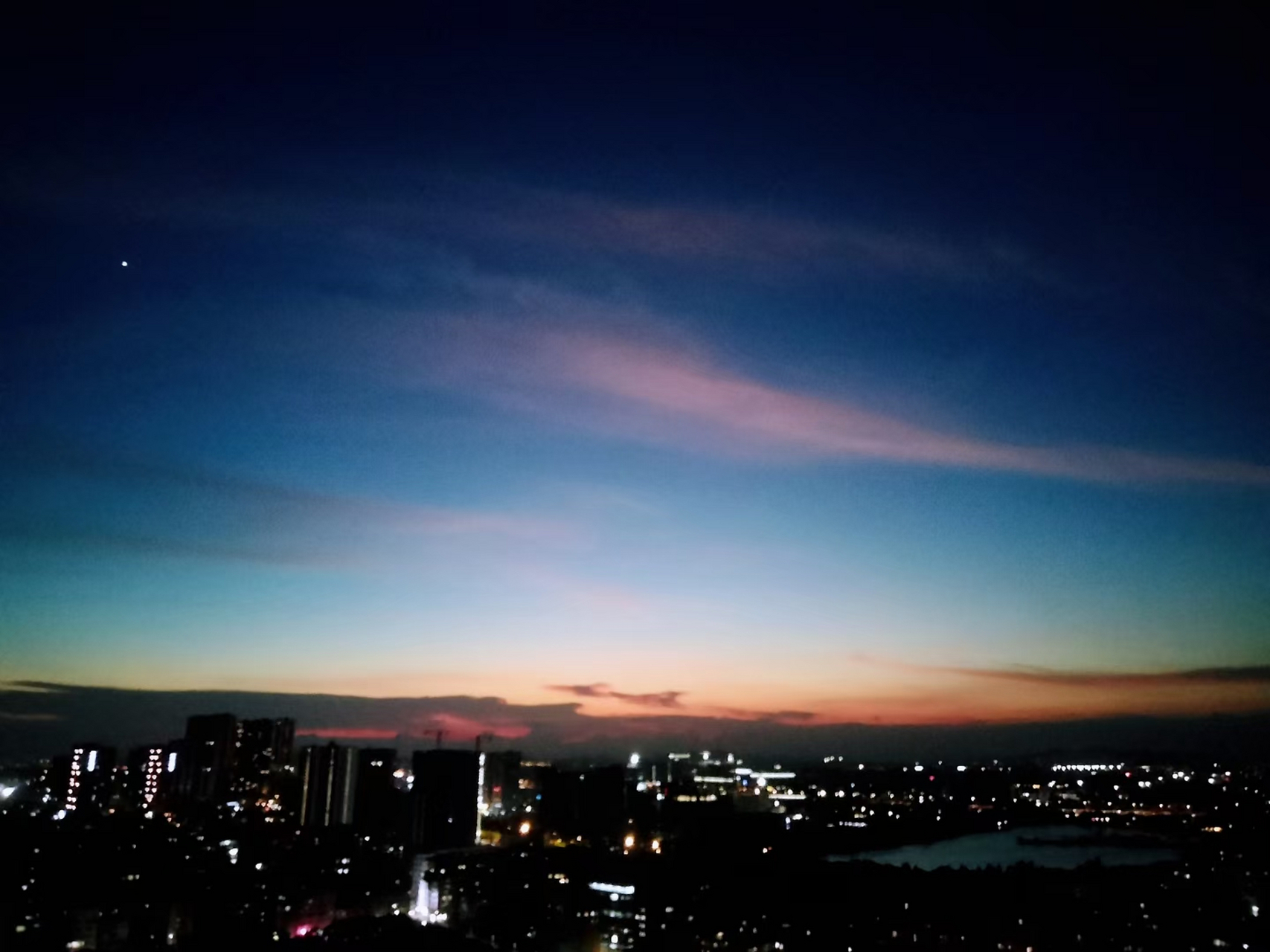 交了8年多社保了,个人账户余额才两万多,私企都很坑,开始5年买的是