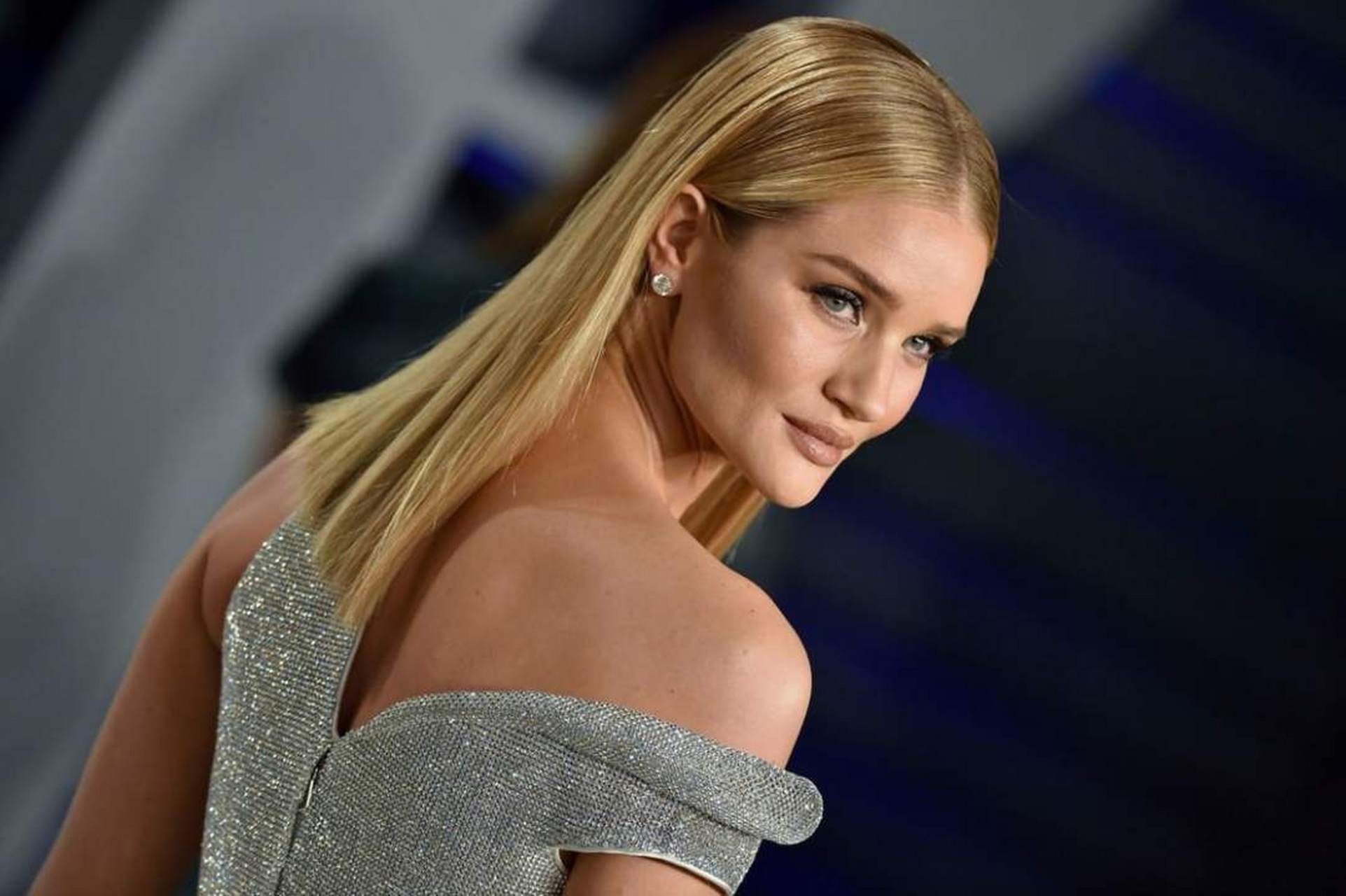 罗茜·汉丁顿-惠特莉(rosie huntington-whiteley),1987年4月生于英国