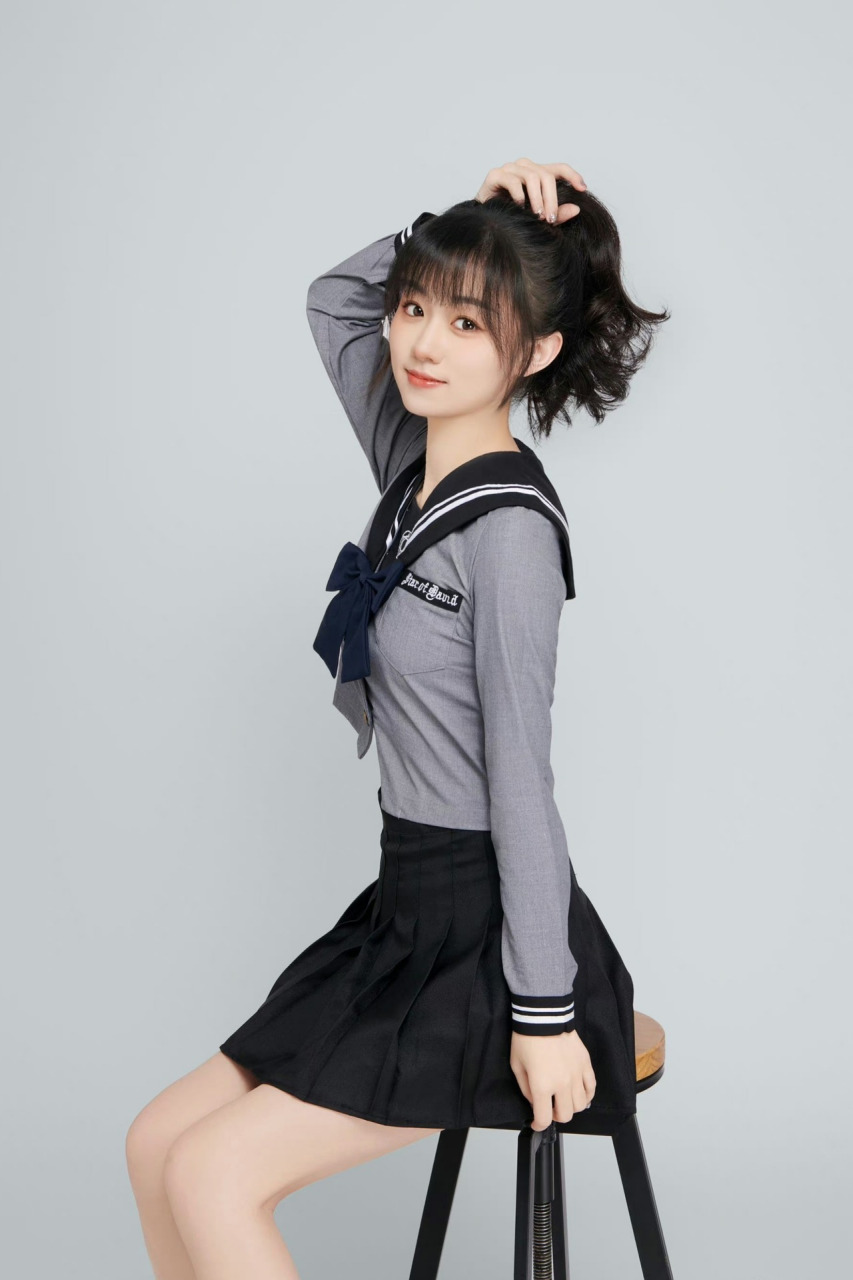 学院风美女|活力甜美范写真