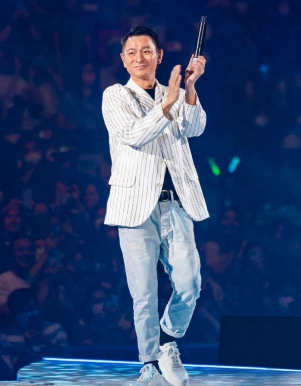 李克勤2023红馆演唱会 嘉宾刘德华来了 李克勤520红馆开唱,刘德华到场