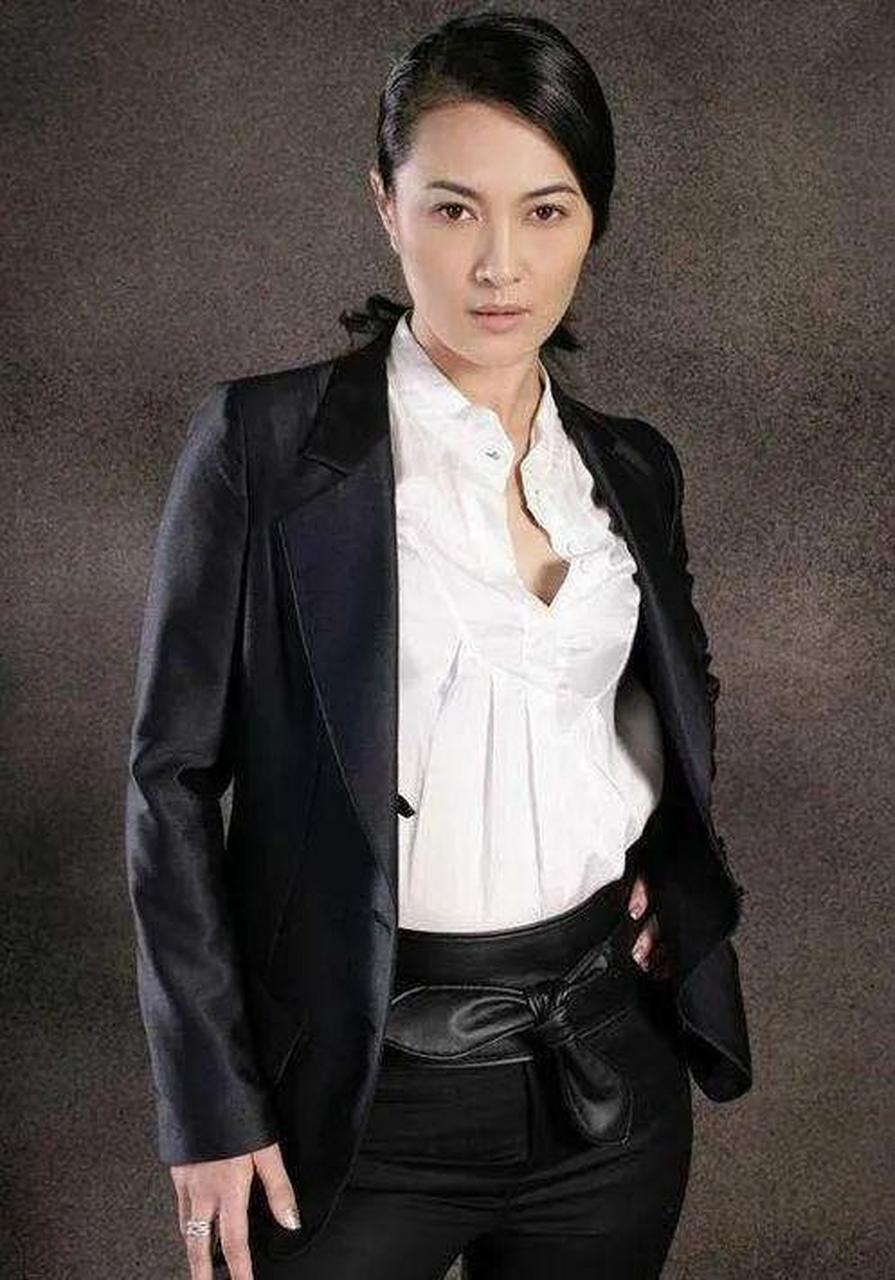 王菁华,1972年11月出生于吉林省长春市,中国内地女演员,毕业于中央