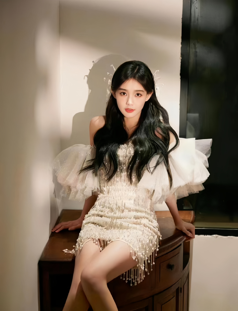 李一桐&李艺彤的白精灵造型 你磕谁?#李一桐# #李艺彤# #娱乐明星