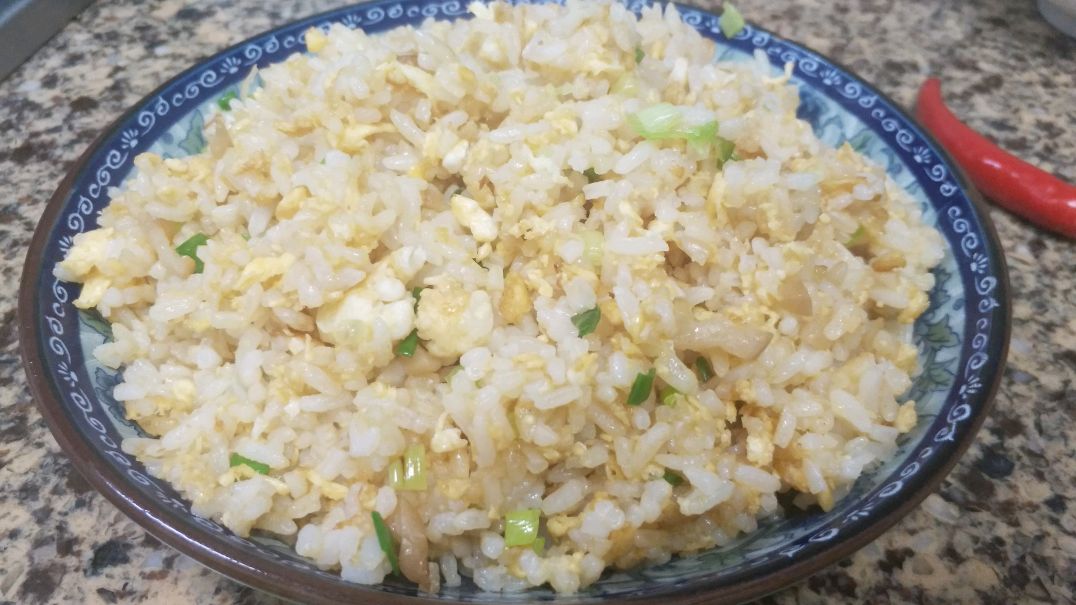 “酱油炒饭”的家常做法,老妈用了30年的小技巧,吃出满满的回忆