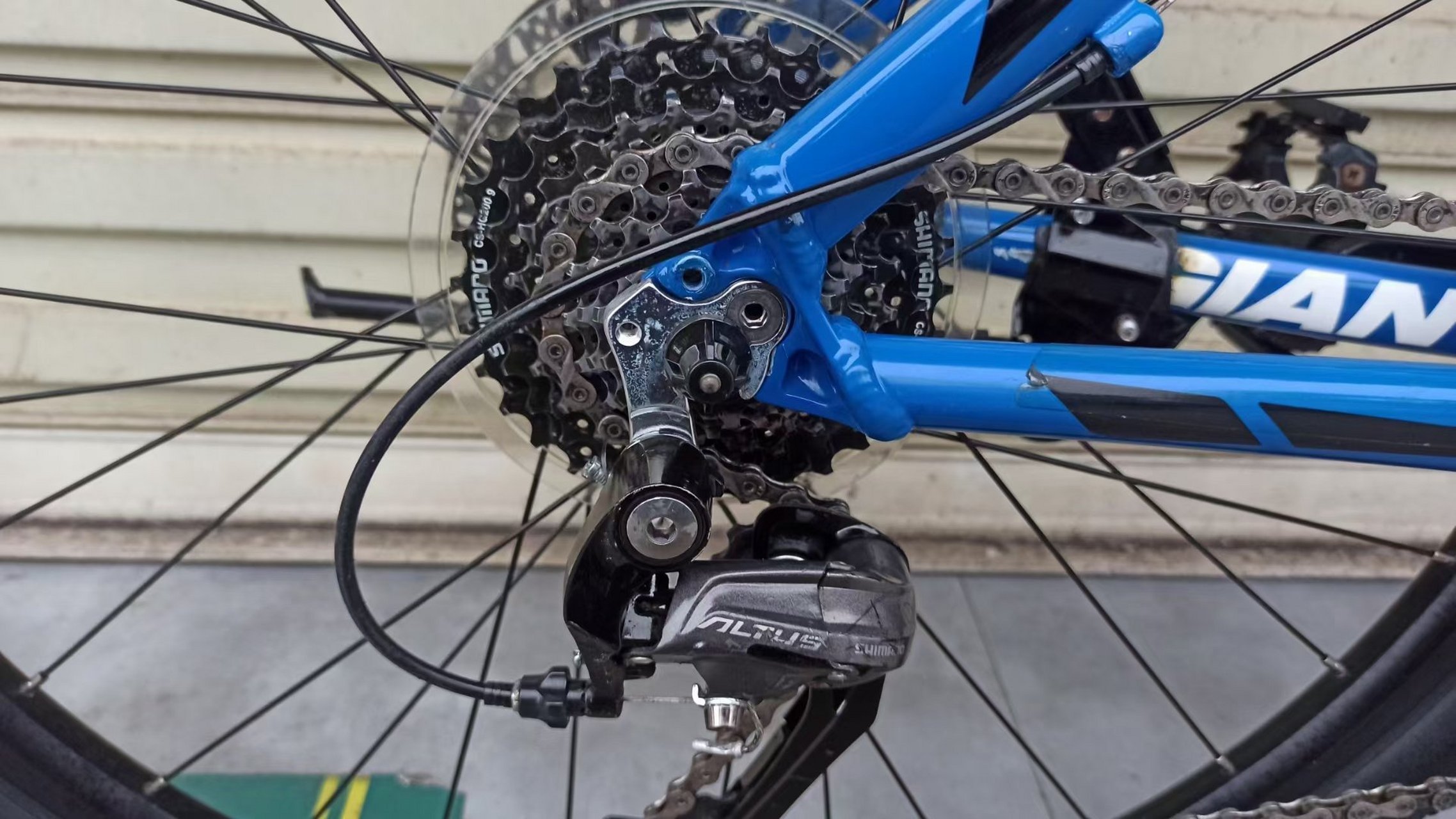 今天收的捷安特刺客770,禧玛诺变速套件27速 ,油压碟刹,可以锁死油压