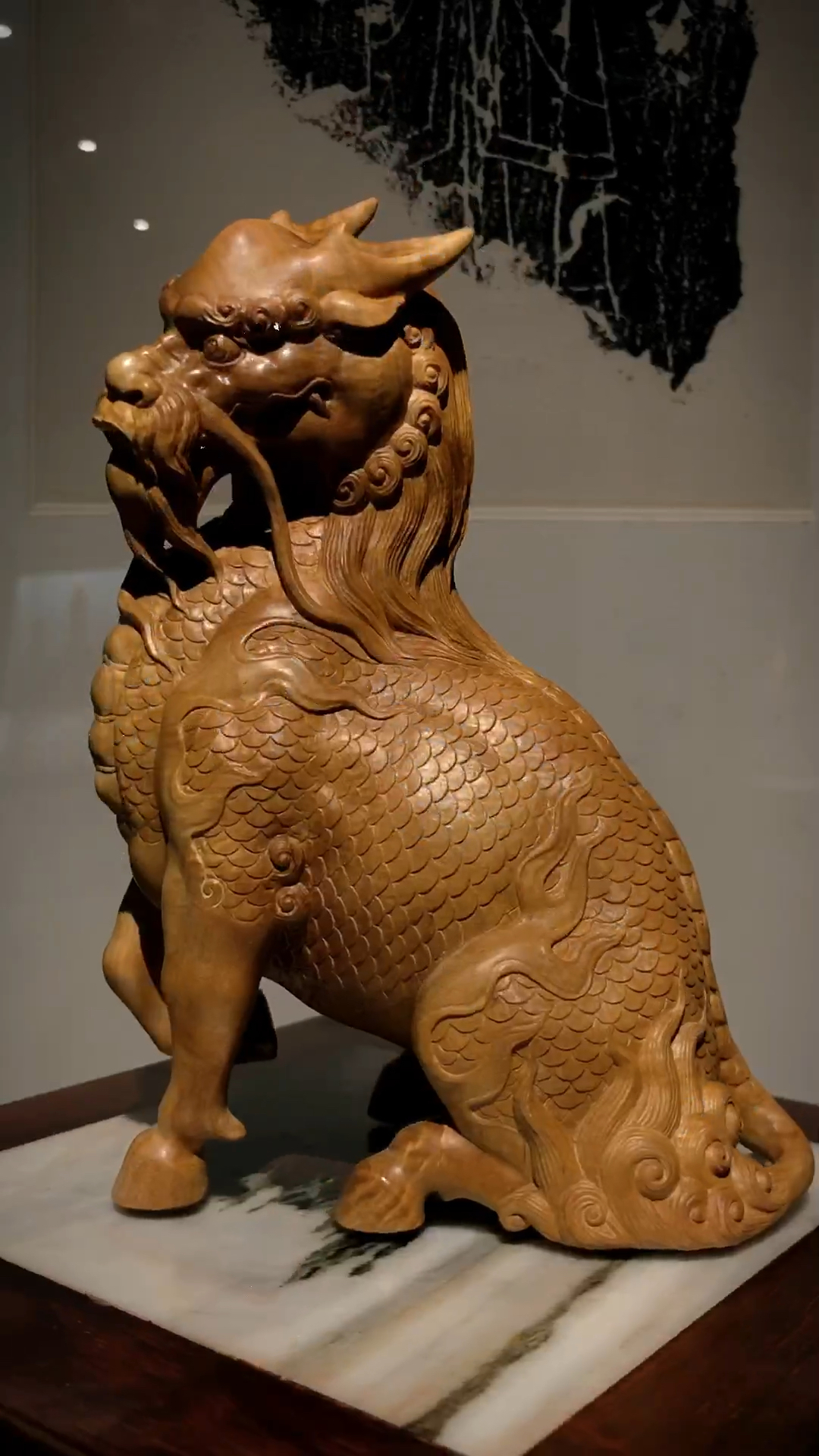 麒麟瑞兽,老山檀香木雕,案头清供工艺品摆件