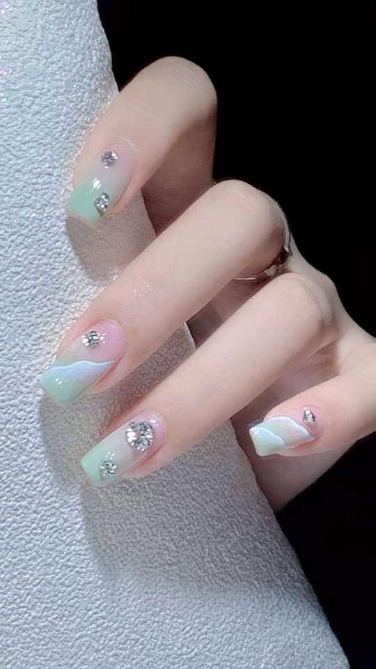 气质薄荷绿渐变山丘纹美甲教程