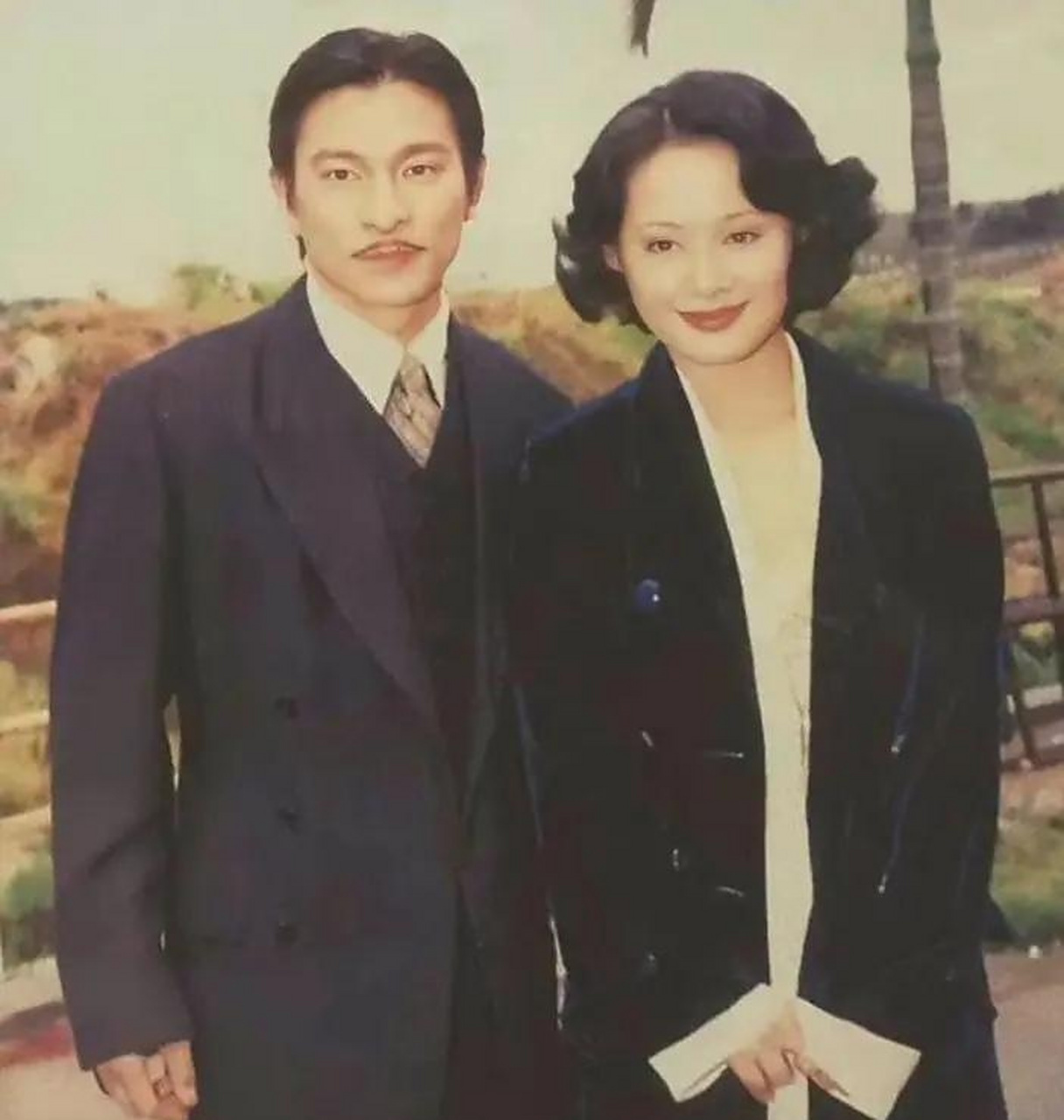 刘德华和宁静的两张合影:拍摄时间相差26年,看着怎么越老越年轻呢?