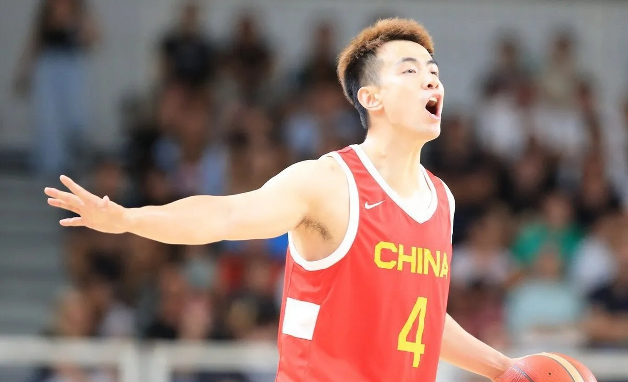 赵继伟,中国男篮的得力后卫,近期面临着巨大的打击和不信任.