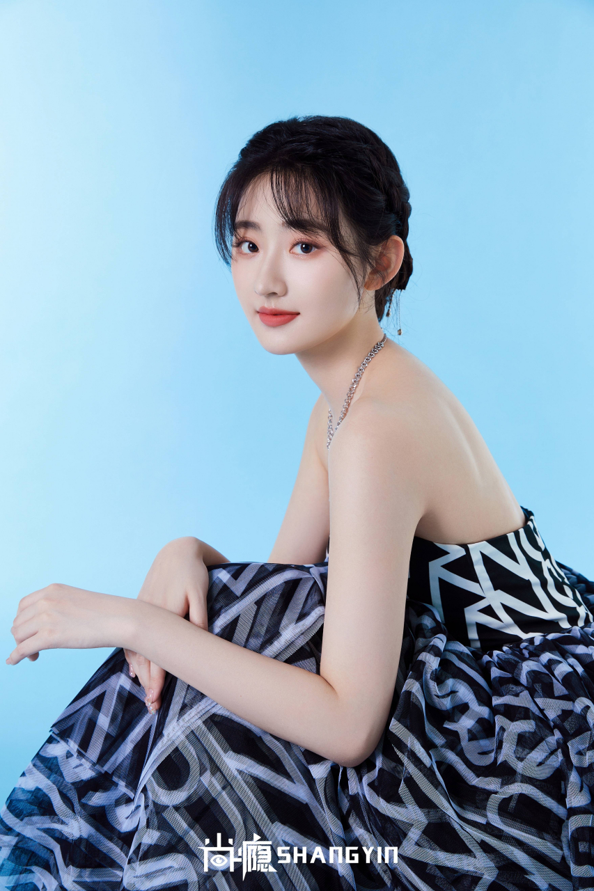 杨雨潼,1999年7月14日出生于江苏省南京市,中国内地影视女演员.