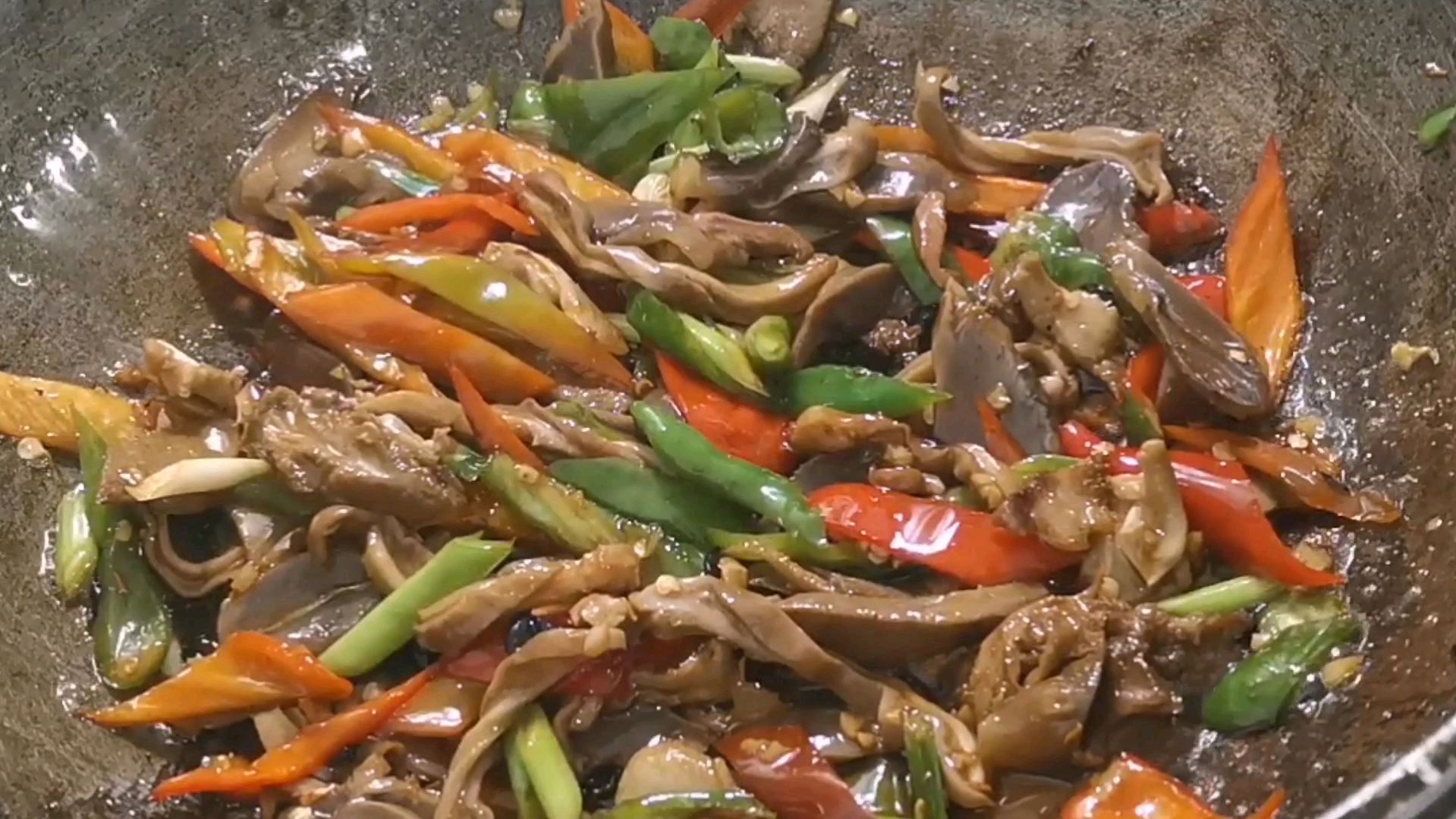 辣椒卤味合炒,下酒又下饭,试试