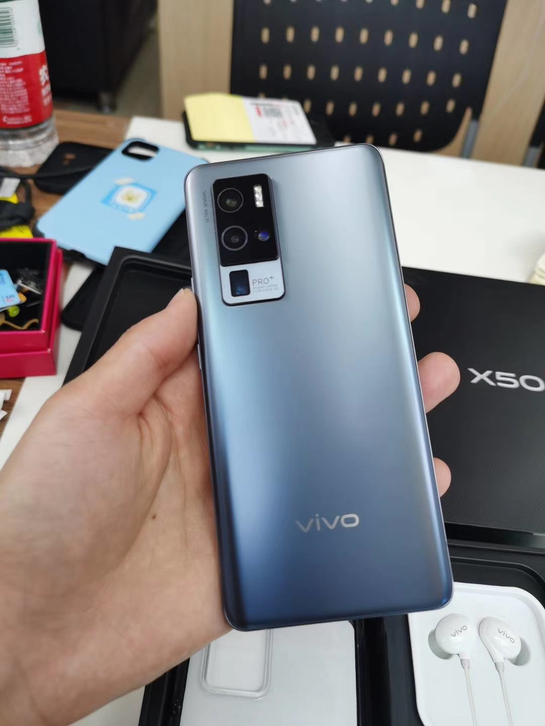 五千块收的vivox50pro 超大杯顶配,全能水桶机,也有三个小槽点