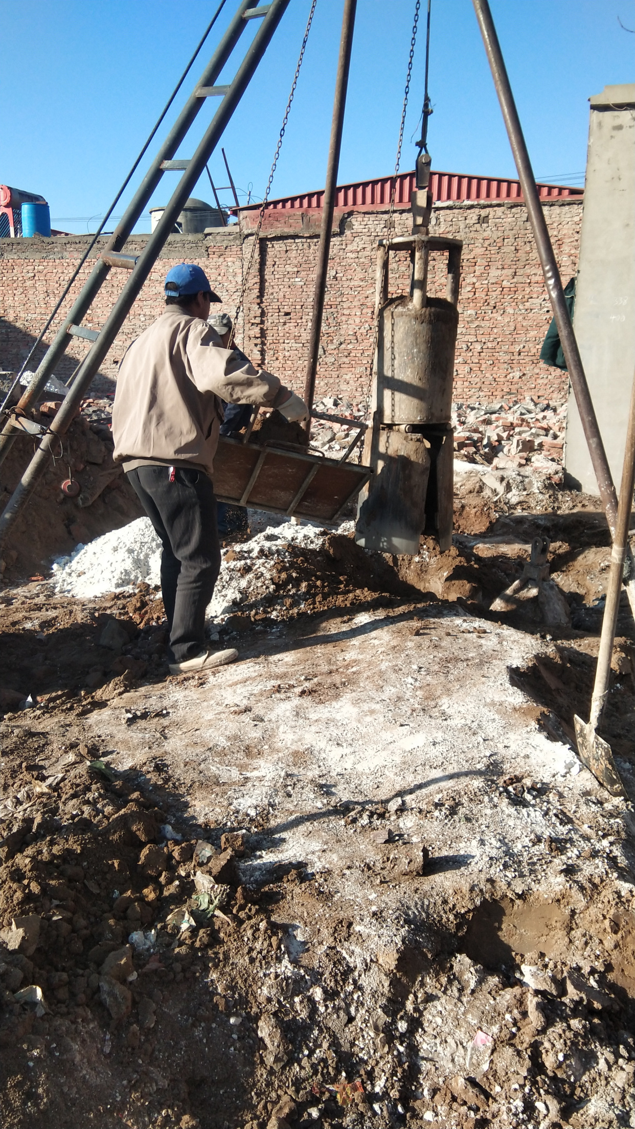 电动洛阳铲加大型号挖孔有几种操作技巧