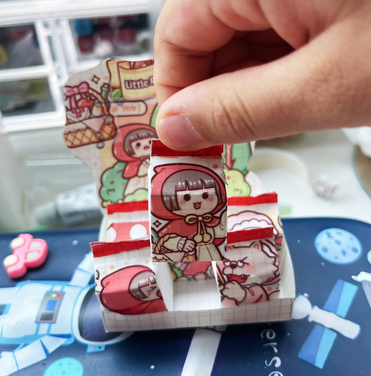 果果上午制作小红帽手工盲盒