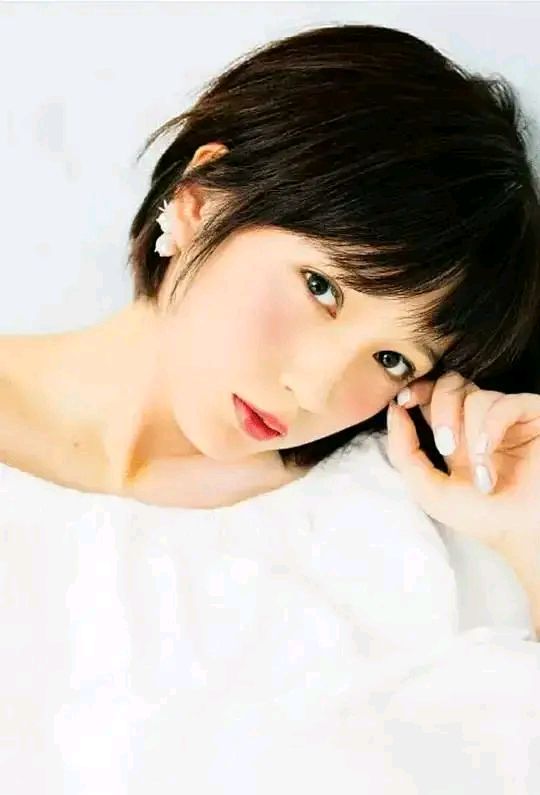 百变女王本田翼写真