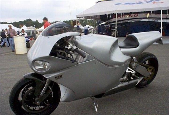 推荐一部有关摩托车并且出现世界上最快摩托车超跑y2k的电影.