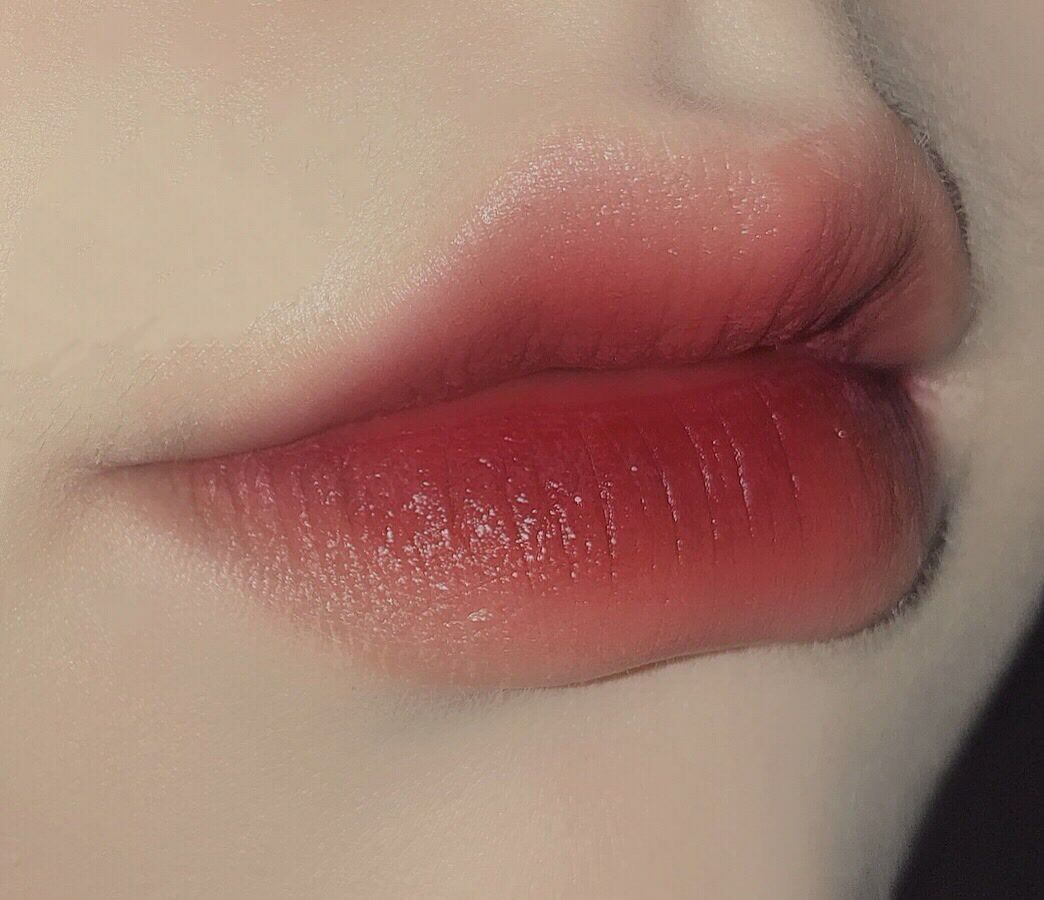 烈焰红唇,蚀骨销魂