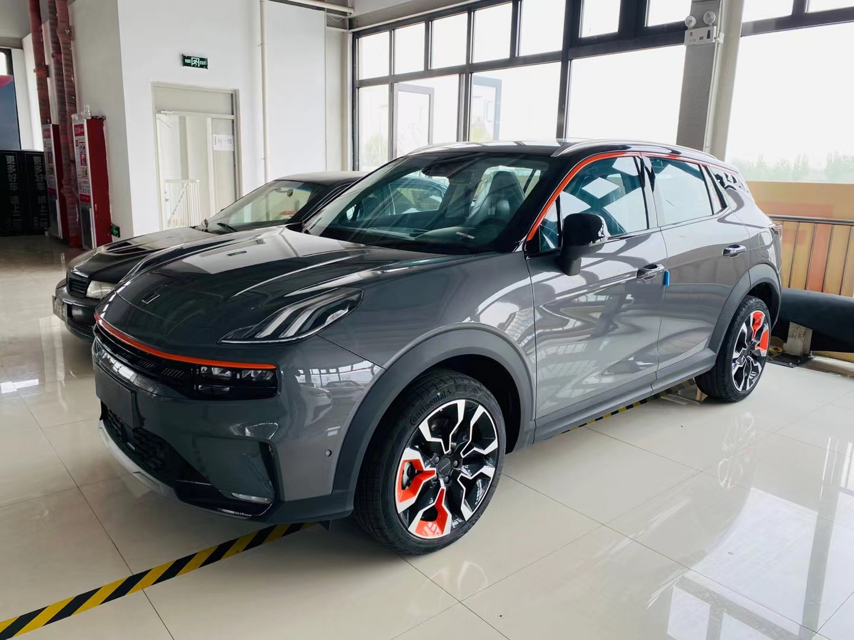 领克06耀halo 新车13.86万,颜值在线.