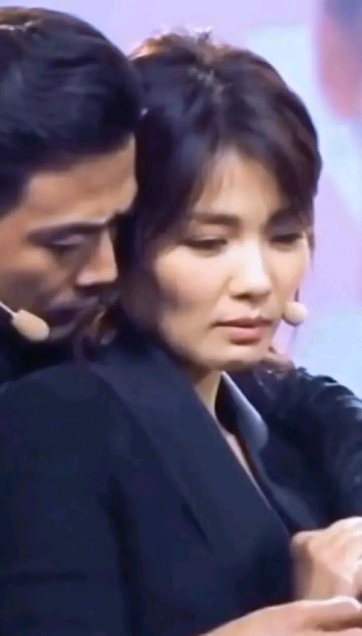 这种男女关系早已超越了演员之间的友情.