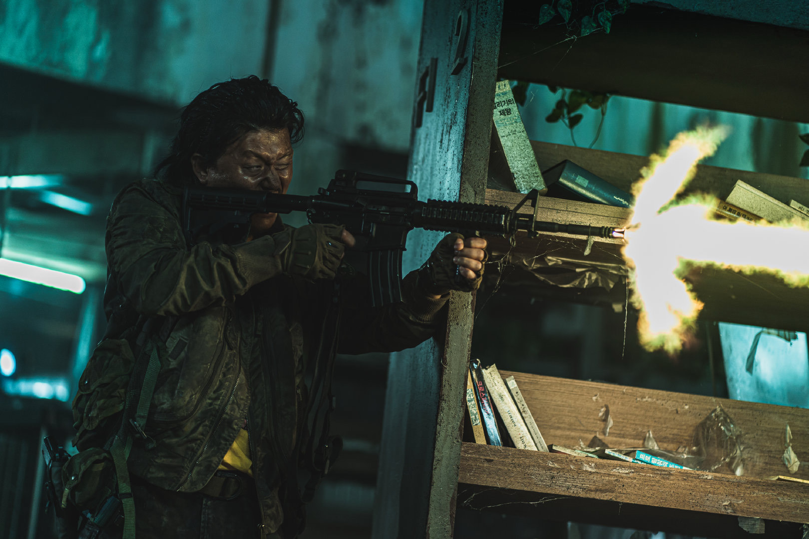 《釜山行2:半岛》曝光极清新剧照!姜栋元,李贞贤亮相!