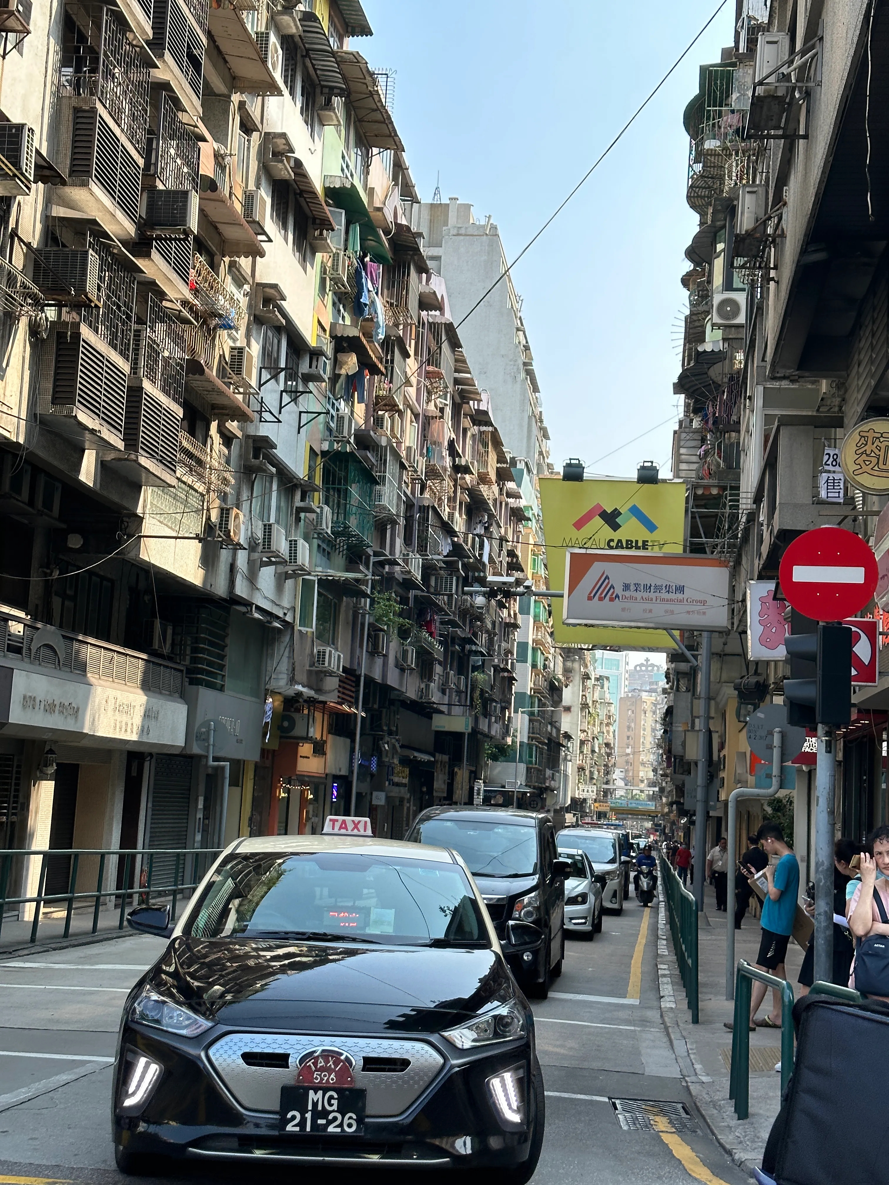 我的澳门之旅,如此逼仄的空间,各种车辆有序通行