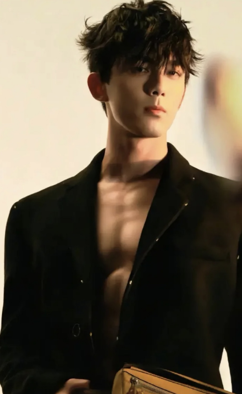 吴磊请停止散发魅力,这身材得有多自律呀