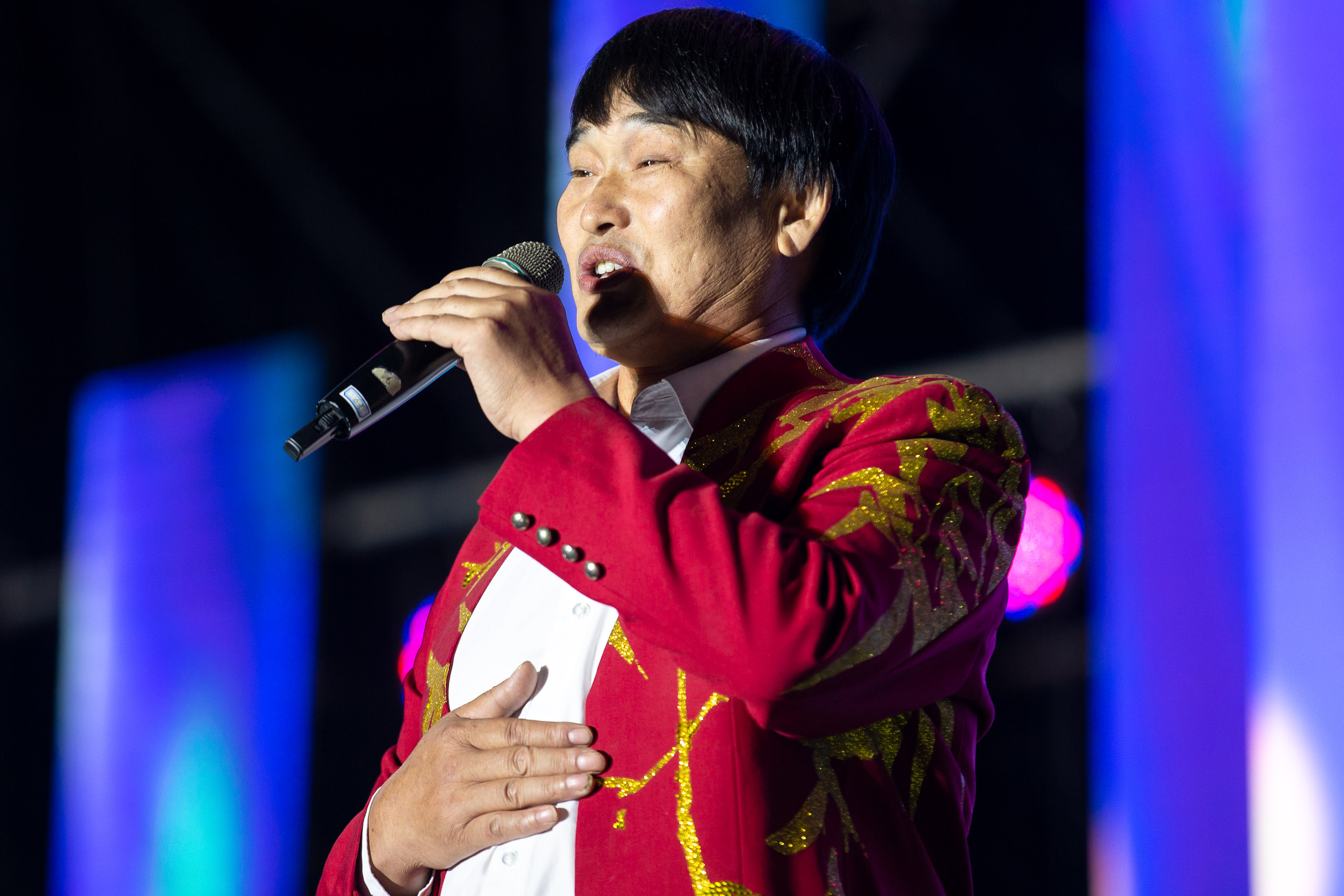 大衣哥朱之文这么红,最应该感谢的应该是狗仔