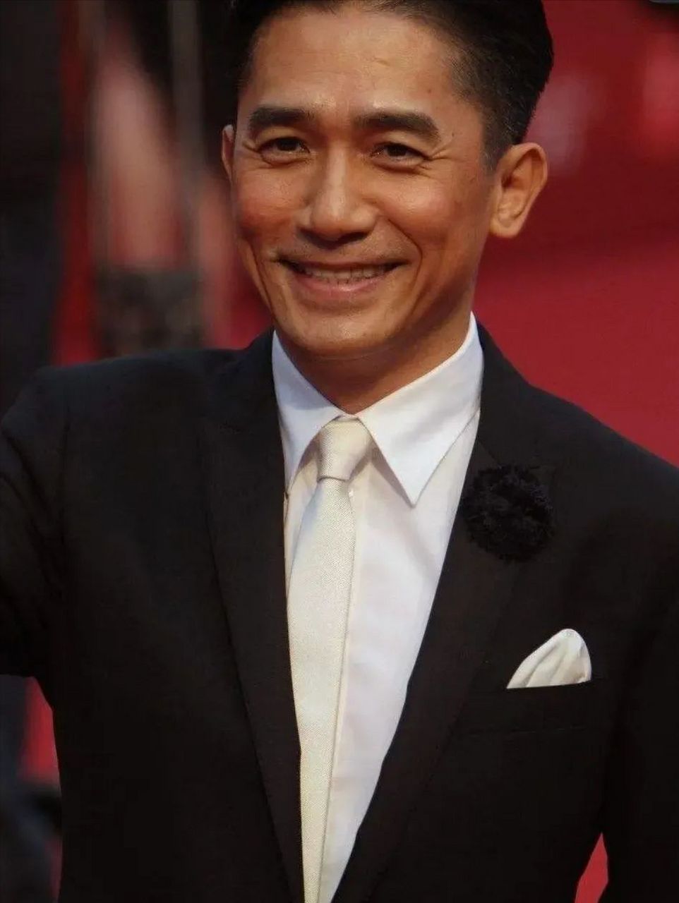 梁朝伟为何送她千万豪宅,直到和唐嫣真正关系曝光,网友:原来隐藏这么