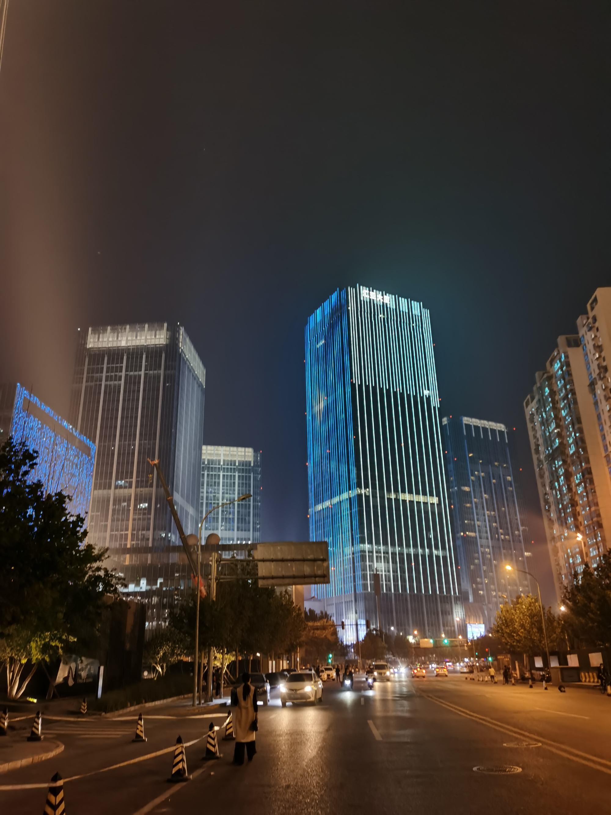 夜色下的丽泽商务区