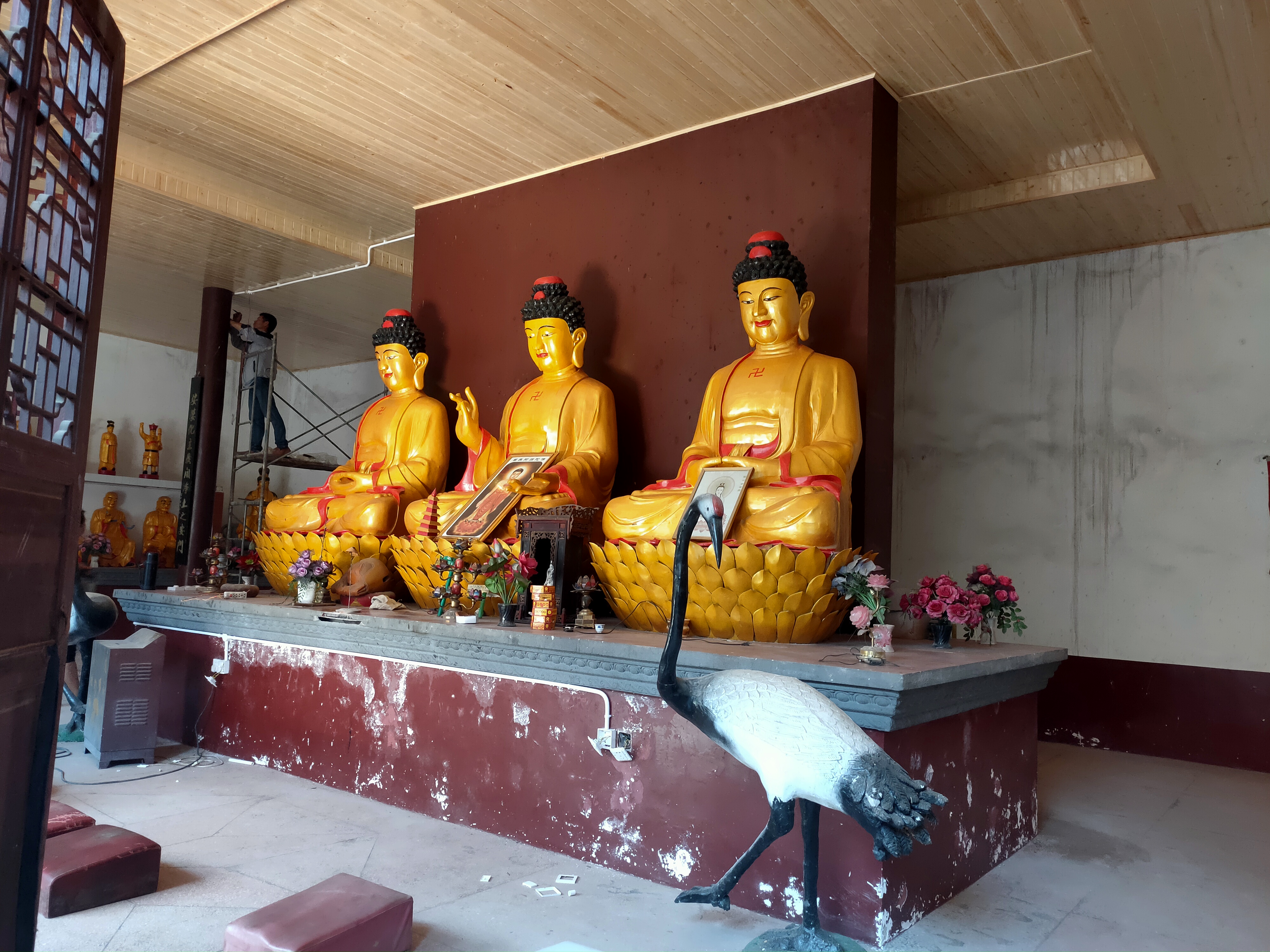 《七绝·浏阳吴王庙》蒿山岭上有圣堂,九域衣冠谒吴王